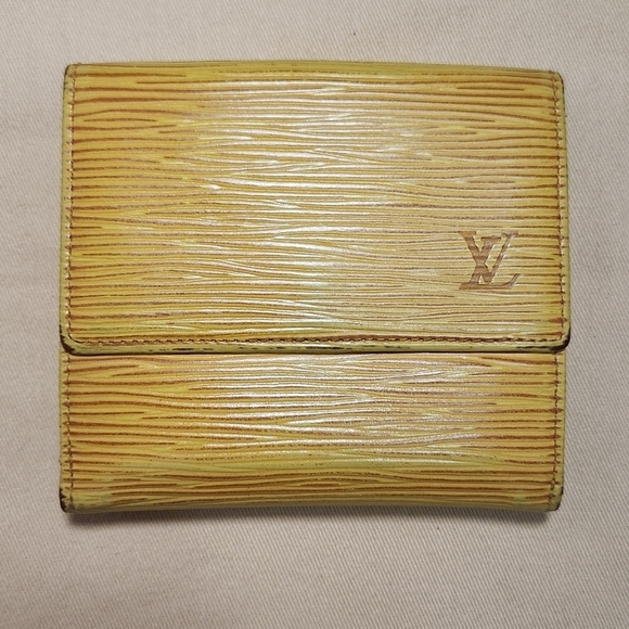 Louis Vuitton Handbags - LOUIS VUITTON Vintage 1994 Elise Wallet